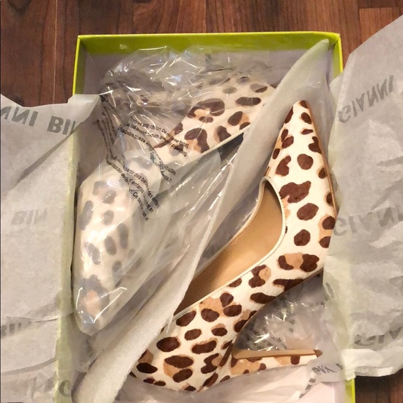 Heels - Picture 3 of 4